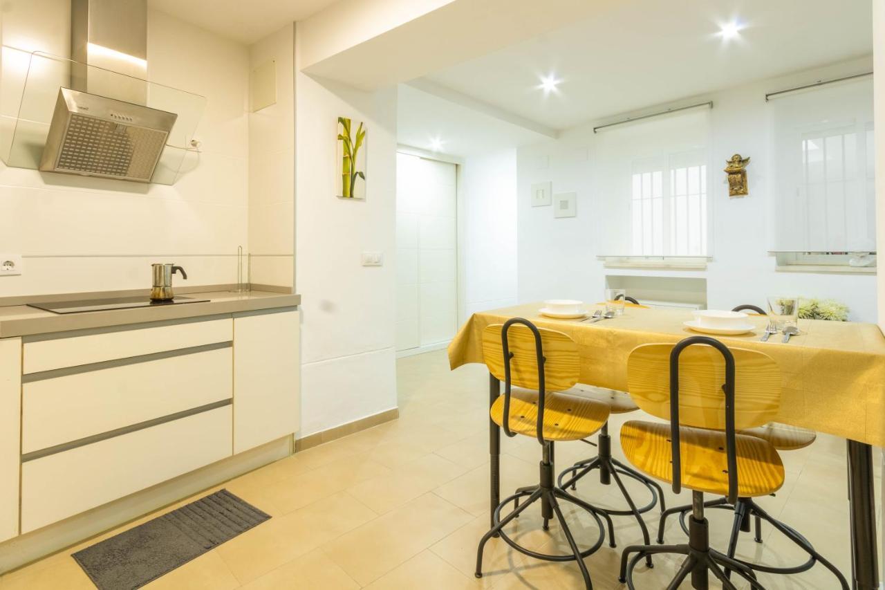 Natural Suite Sevilla Center Bagian luar foto